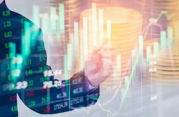 比特币减半：一场供需关系的金融实验与传统资本的碰撞
